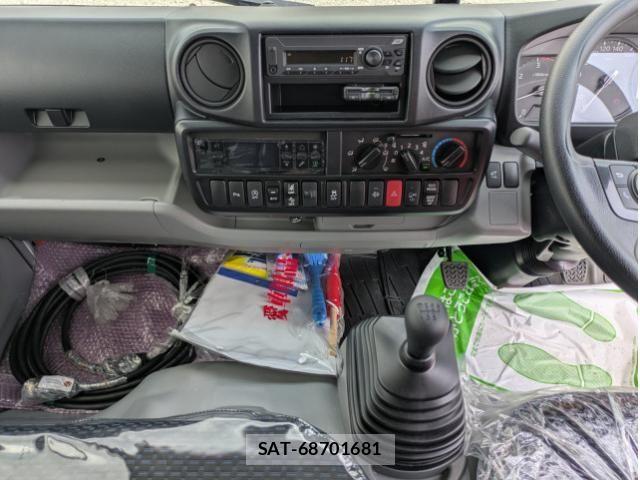 Hino DUTRO 2026-01 8524454-24