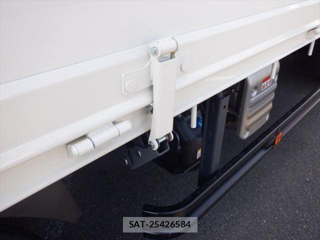 Hino DUTRO 2025-12 8524465-11