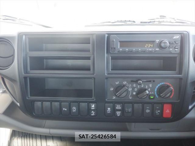Hino DUTRO 2025-12 8524465-17
