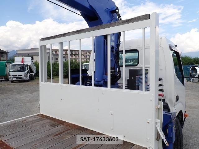 Hino DUTRO 2013-12 8561736-9