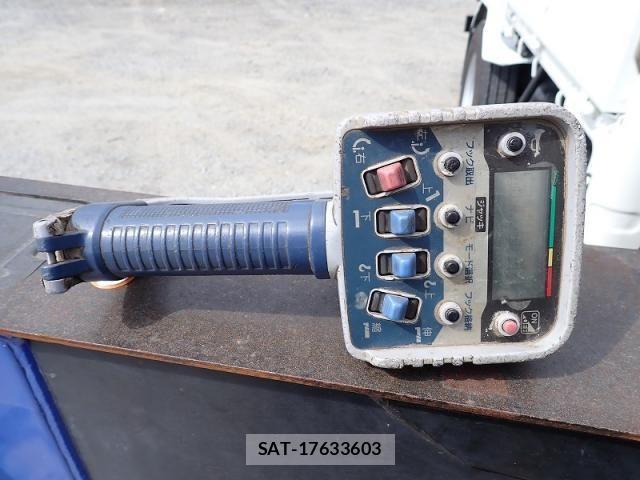 Hino DUTRO 2013-12 8561736-11