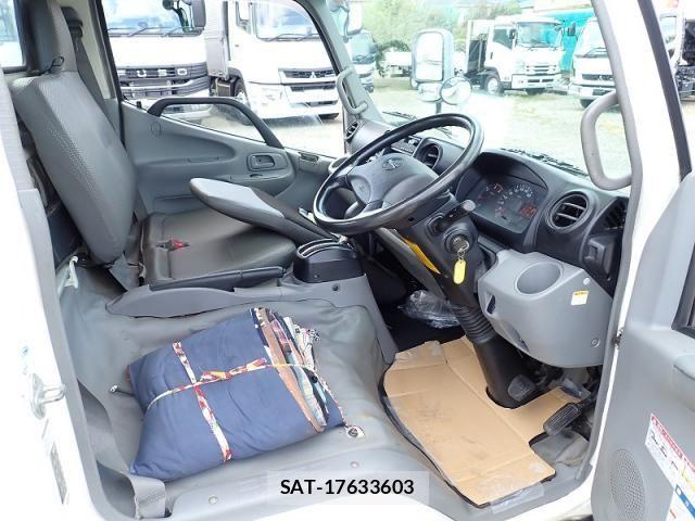 Hino DUTRO 2013-12 8561736-13