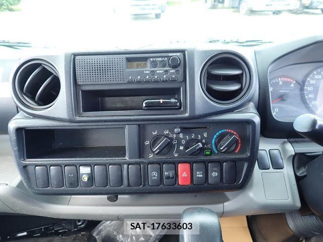 Hino DUTRO 2013-12 8561736-17