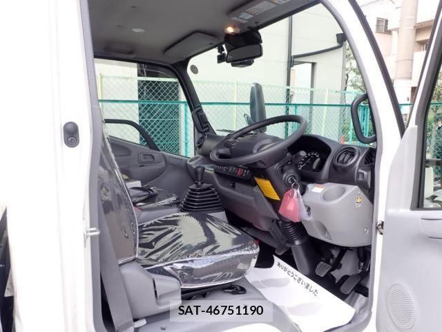 Hino DUTRO 2026-02 8561731-11