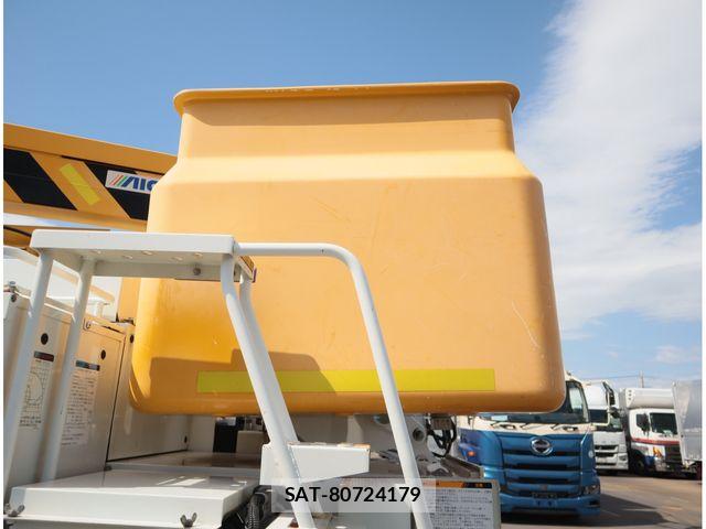 Hino DUTRO 2020-03 8561740-12