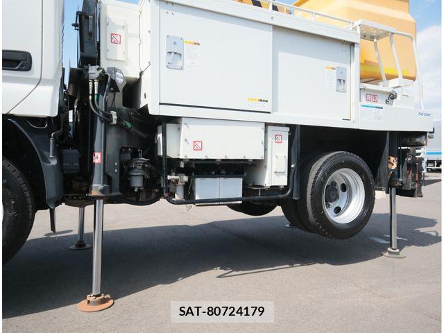 Hino DUTRO 2020-03 8561740-16