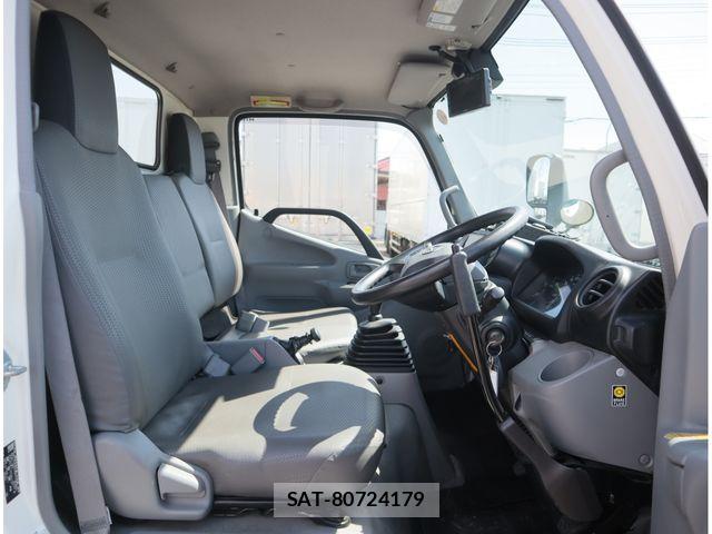 Hino DUTRO 2020-03 8561740-21