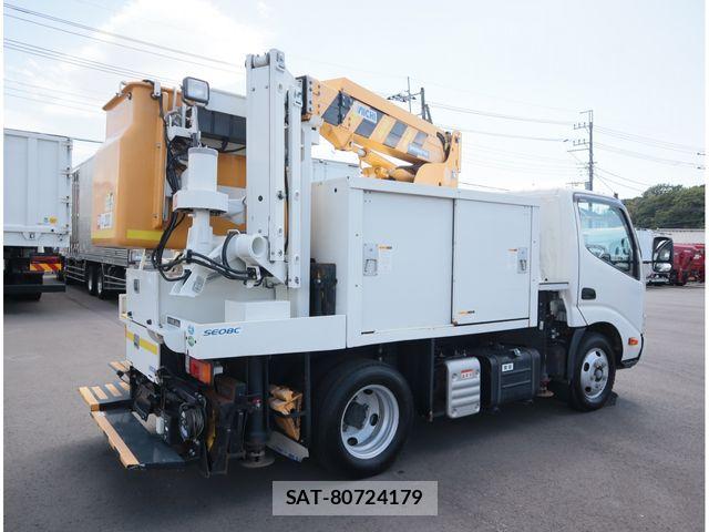 Hino DUTRO 2020-03 8561740-2