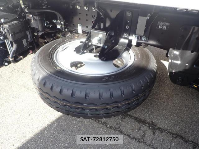 Hino DUTRO 2025-12 8561725-9