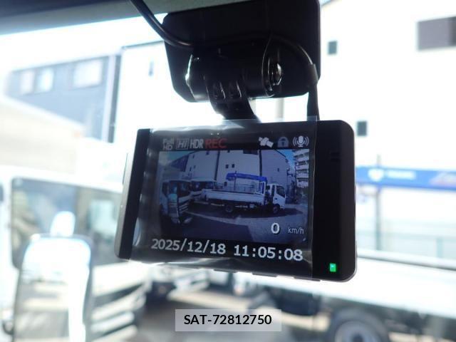 Hino DUTRO 2025-12 8561725-19