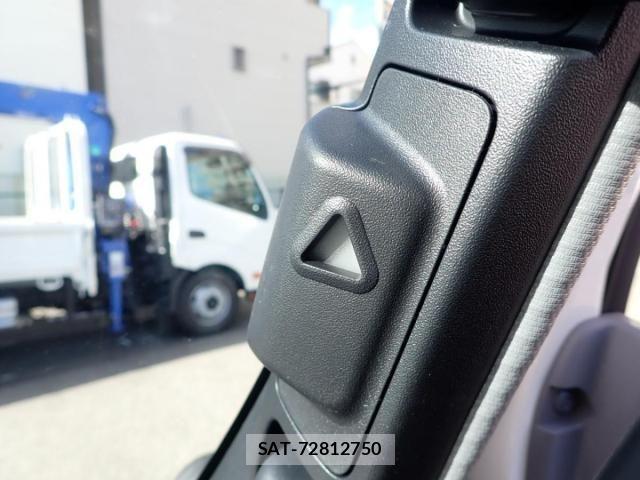 Hino DUTRO 2025-12 8561725-21