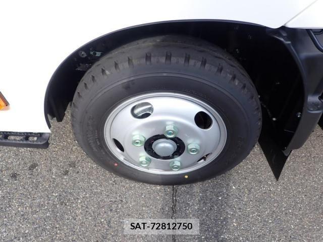 Hino DUTRO 2025-12 8561725-23