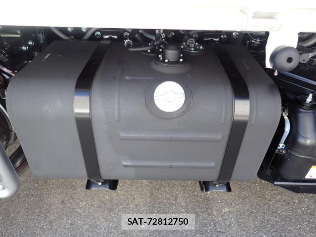 Hino DUTRO 2025-12 8561725-7