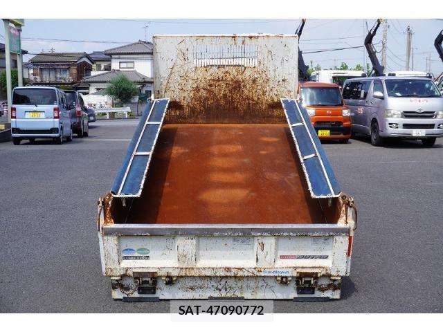 Hino DUTRO 2018-11 8561732-18
