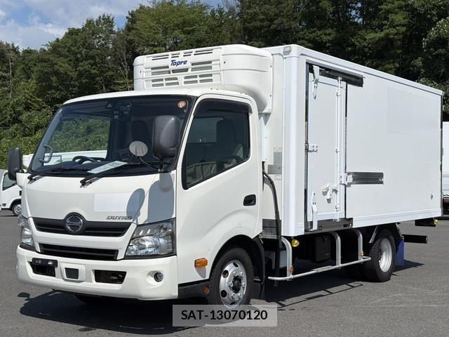 Hino DUTRO 2017-12 8561744-0