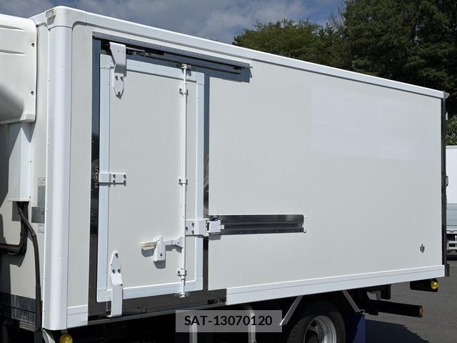 Hino DUTRO 2017-12 8561744-9