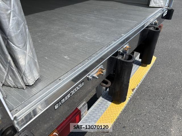 Hino DUTRO 2017-12 8561744-16