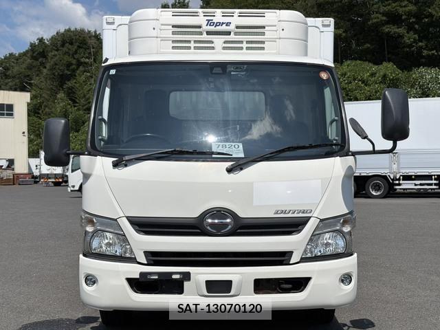 Hino DUTRO 2017-12 8561744-1