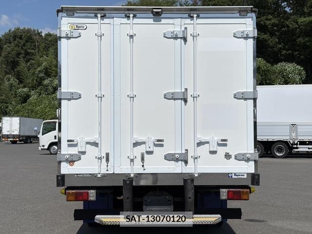 Hino DUTRO 2017-12 8561744-6