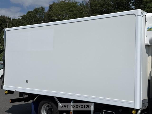 Hino DUTRO 2017-12 8561744-8
