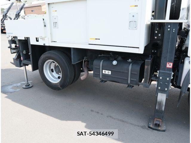 Hino DUTRO 2018-03 8561738-15