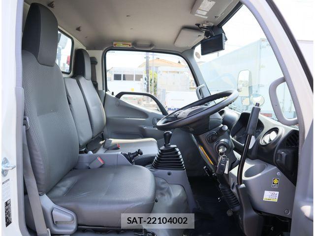 Hino DUTRO 2022-02 8561714-23