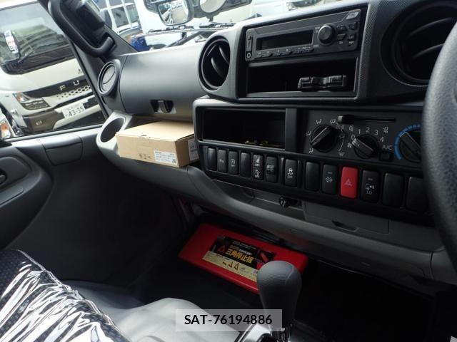 Hino DUTRO 2026-01 8561727-12