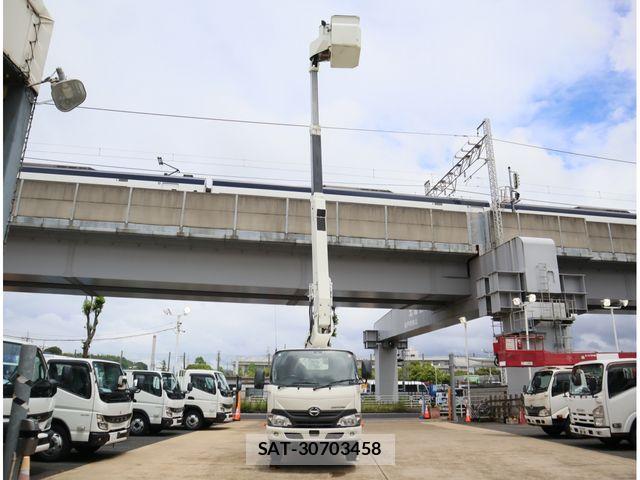 Hino DUTRO 2018-01 8561739-9