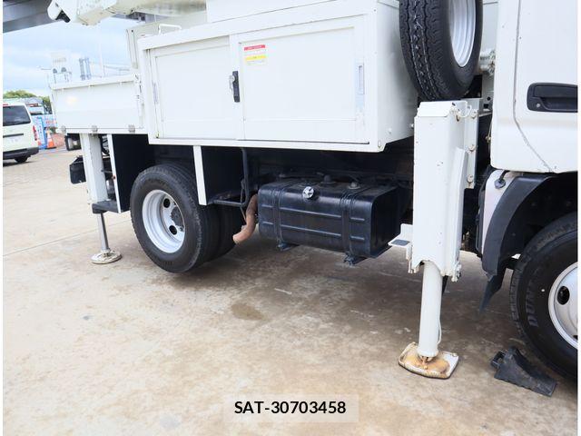 Hino DUTRO 2018-01 8561739-15
