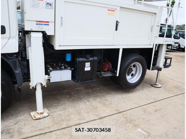 Hino DUTRO 2018-01 8561739-16