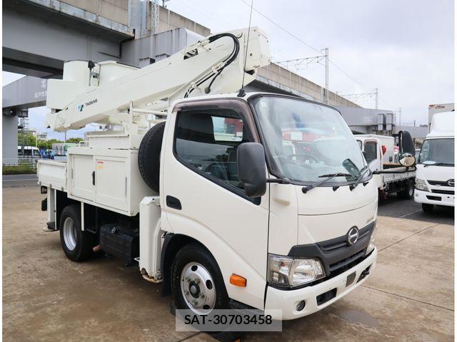 Hino DUTRO 2018-01 8561739-1