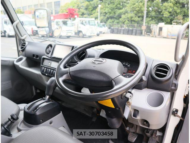 Hino DUTRO 2018-01 8561739-21
