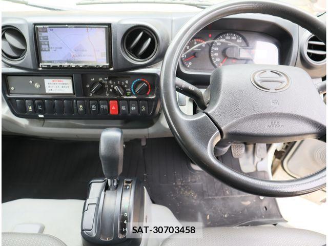 Hino DUTRO 2018-01 8561739-22