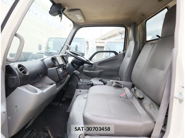Hino DUTRO 2018-01 8561739-25