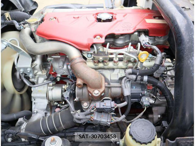 Hino DUTRO 2018-01 8561739-28