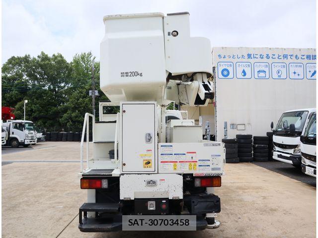 Hino DUTRO 2018-01 8561739-3