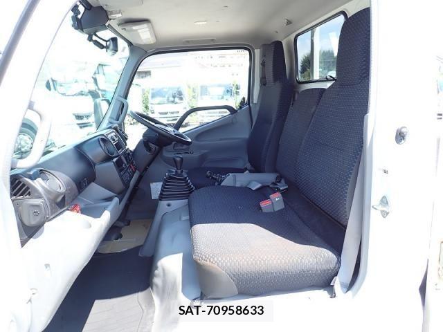 Hino DUTRO 2024-03 8561735-11