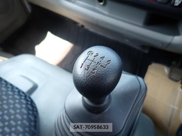 Hino DUTRO 2024-03 8561735-13