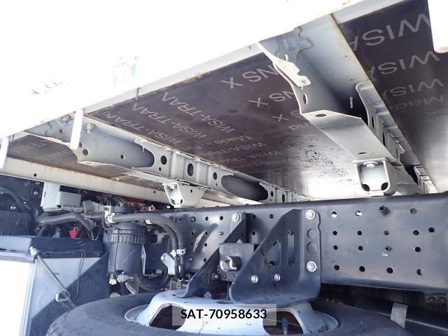 Hino DUTRO 2024-03 8561735-17