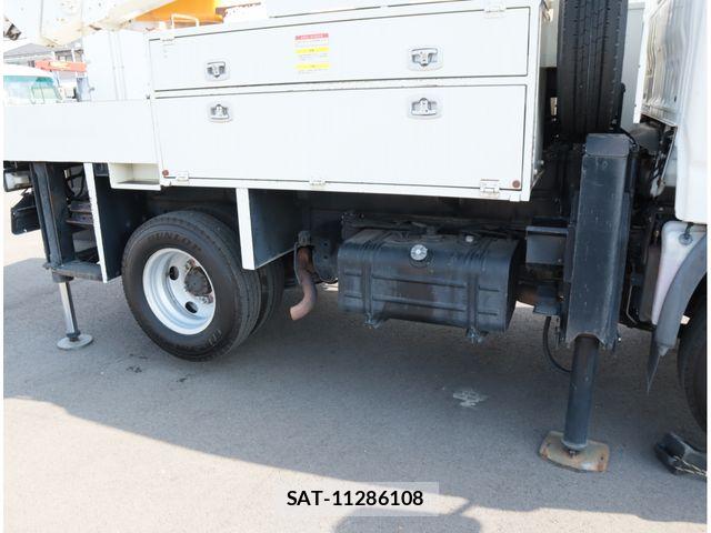 Hino DUTRO 2015-03 8561741-16
