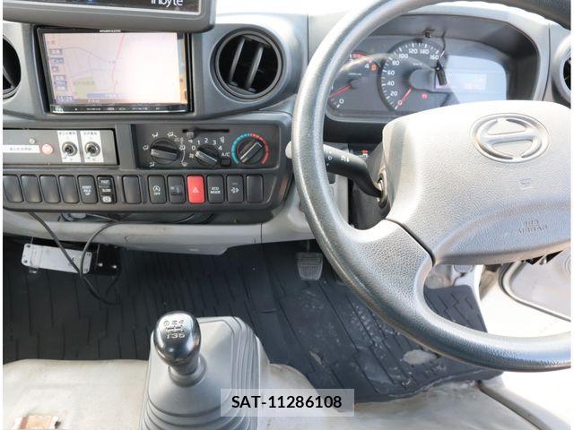 Hino DUTRO 2015-03 8561741-23