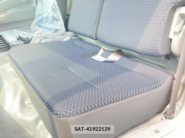 Hino DUTRO 2025-12 8561747-15