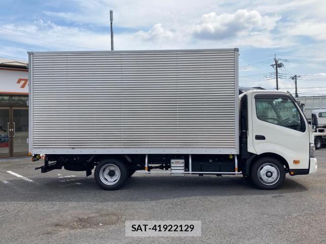 Hino DUTRO 2025-12 8561747-5