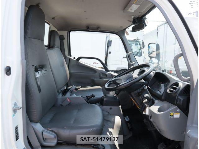Hino DUTRO 2018-01 8561737-22