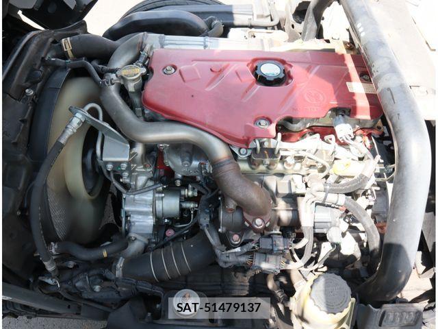 Hino DUTRO 2018-01 8561737-28