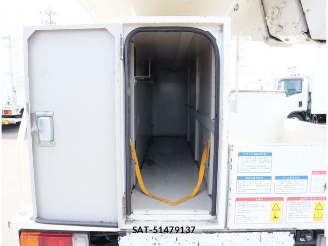Hino DUTRO 2018-01 8561737-7