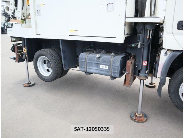 Hino DUTRO 2015-03 8561746-15