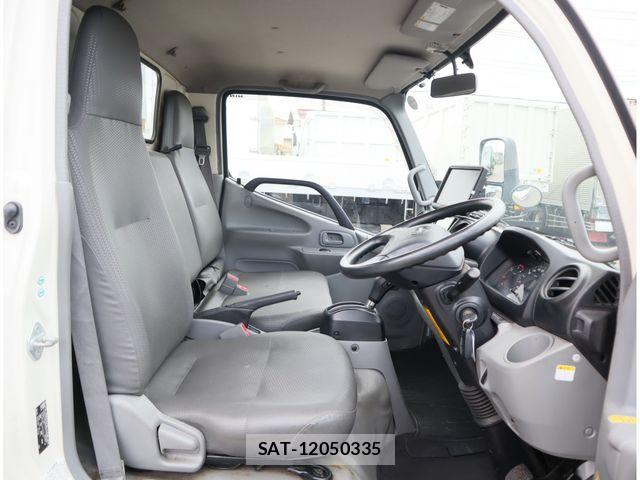 Hino DUTRO 2015-03 8561746-21