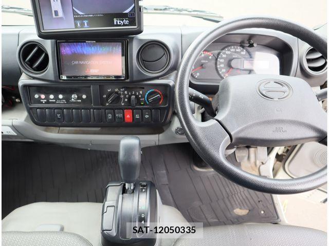 Hino DUTRO 2015-03 8561746-23