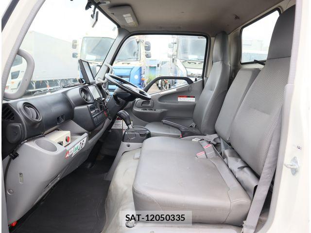 Hino DUTRO 2015-03 8561746-26
